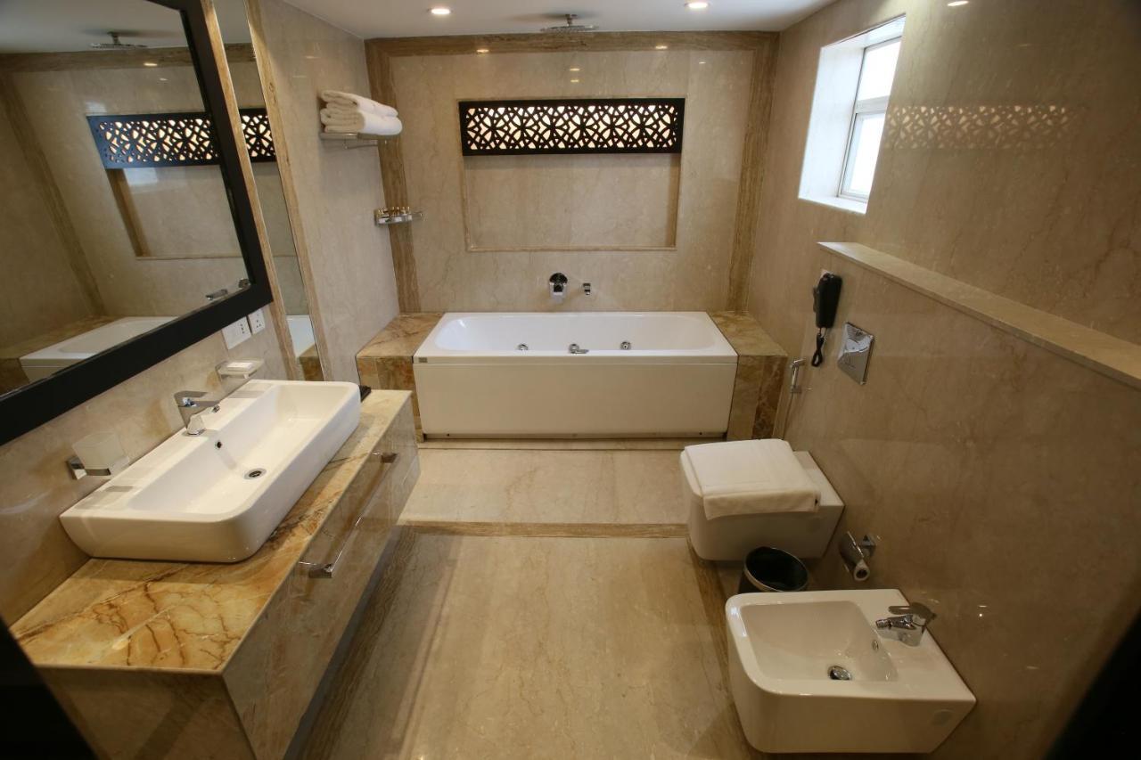 Vivin Luxury Suites Thiruvananthapuram Exterior photo