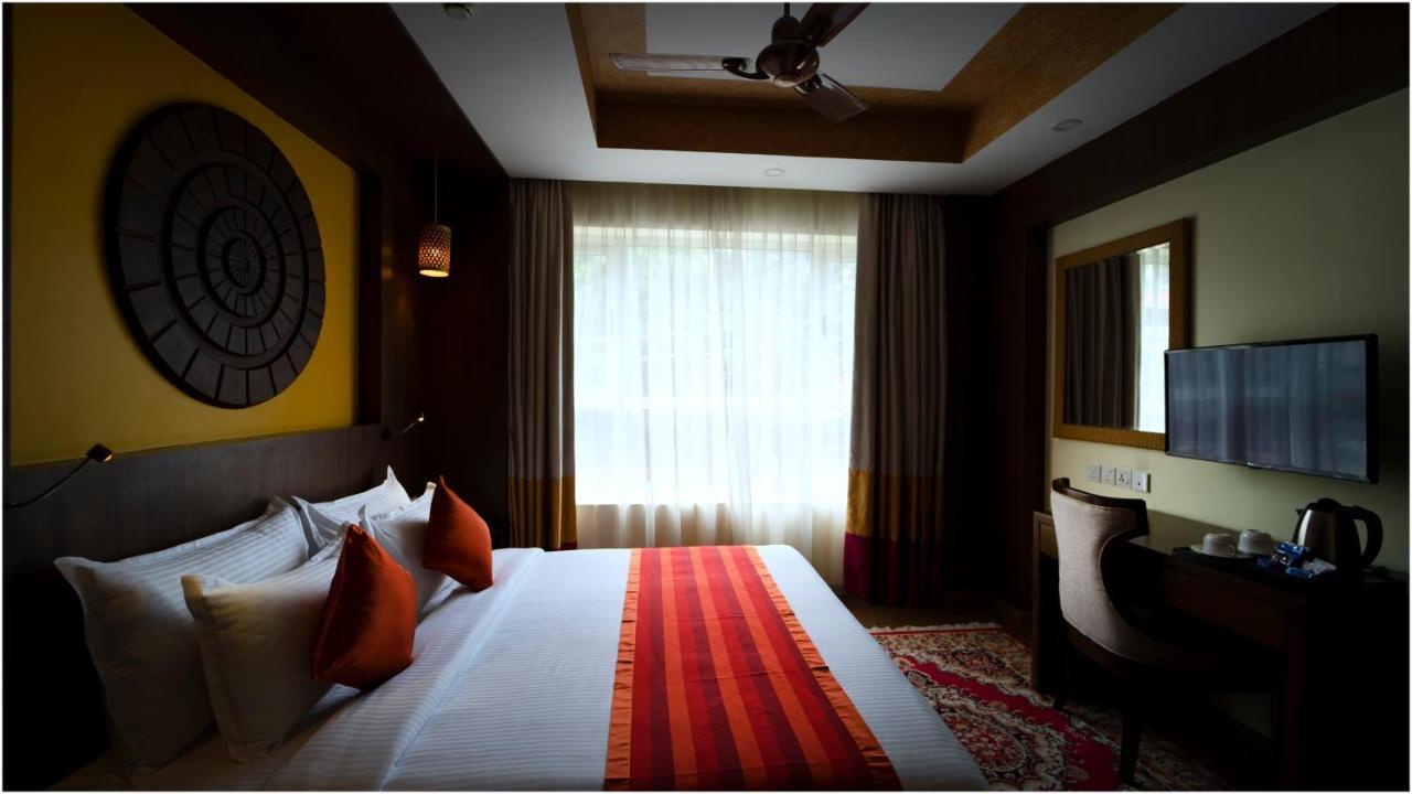 Vivin Luxury Suites Thiruvananthapuram Exterior photo
